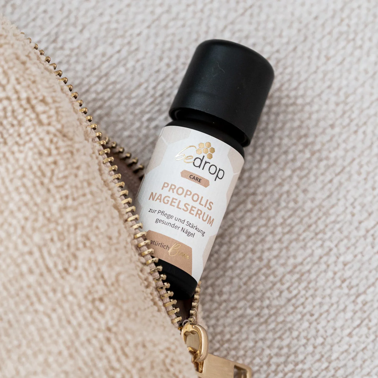 Propolis Nagelserum - Nagelpflege mit hochdosiertem Propolis & 4 ätherischen Ölen - 10ml - Image 4