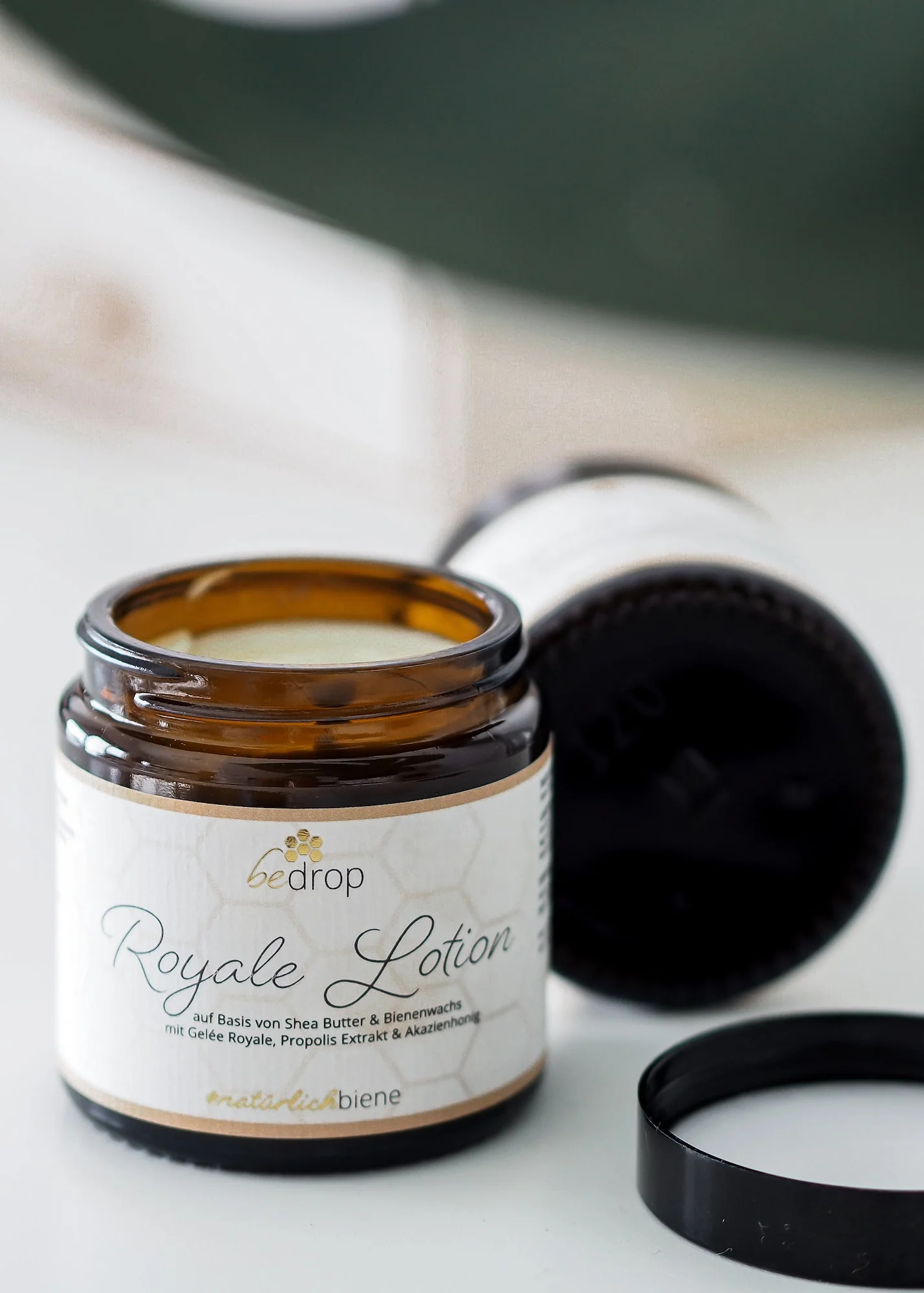 Royale Lotion Bodylotion mit Gelée Royale, Sheabutter und Manuka Honig - 100g - Image 4