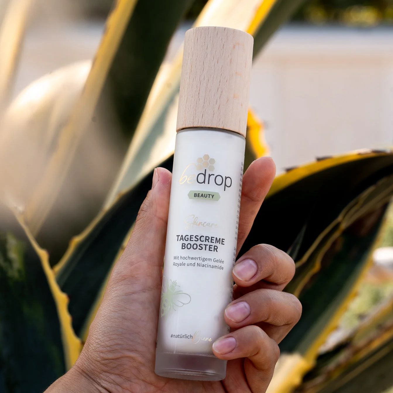TAGESCREME BOOSTER / Gesichtscreme mit hochwertigem Gelée Royale und Niacinamide - 50ml - Image 4